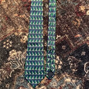Vintage Gucci Blue and Green Sailboat Patterned Men's Tie